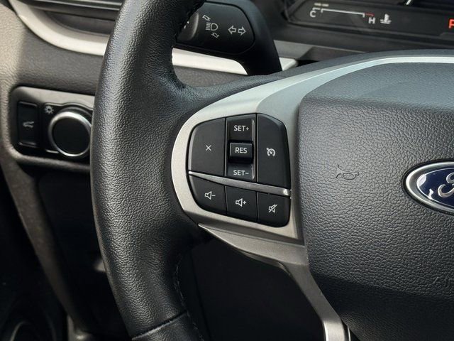 Used 2024 Ford Explorer XLT image 28