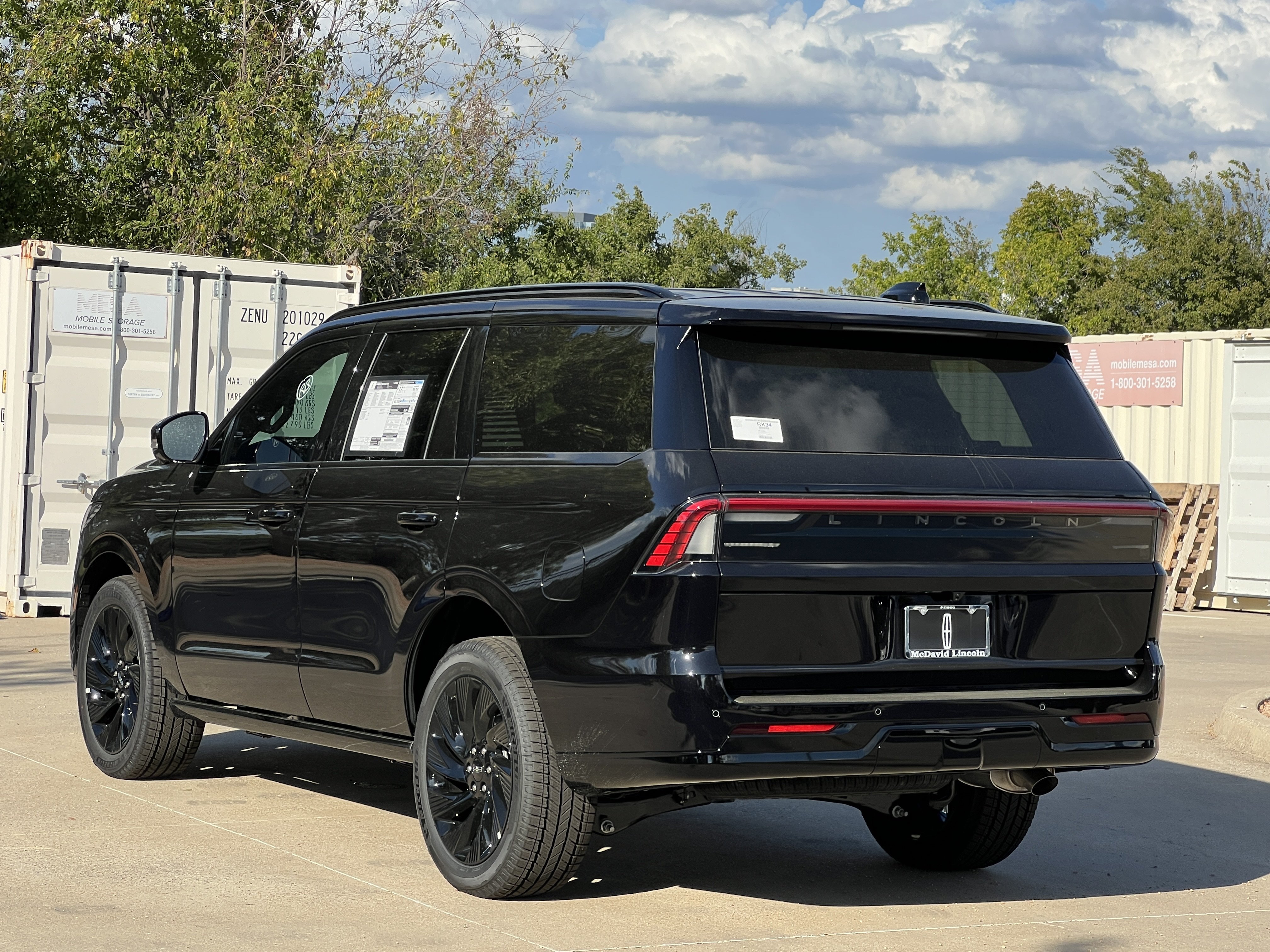 New 2027 Lincoln Navigator Reserve w/ Jet Appearance Package AWD/4WD image 7