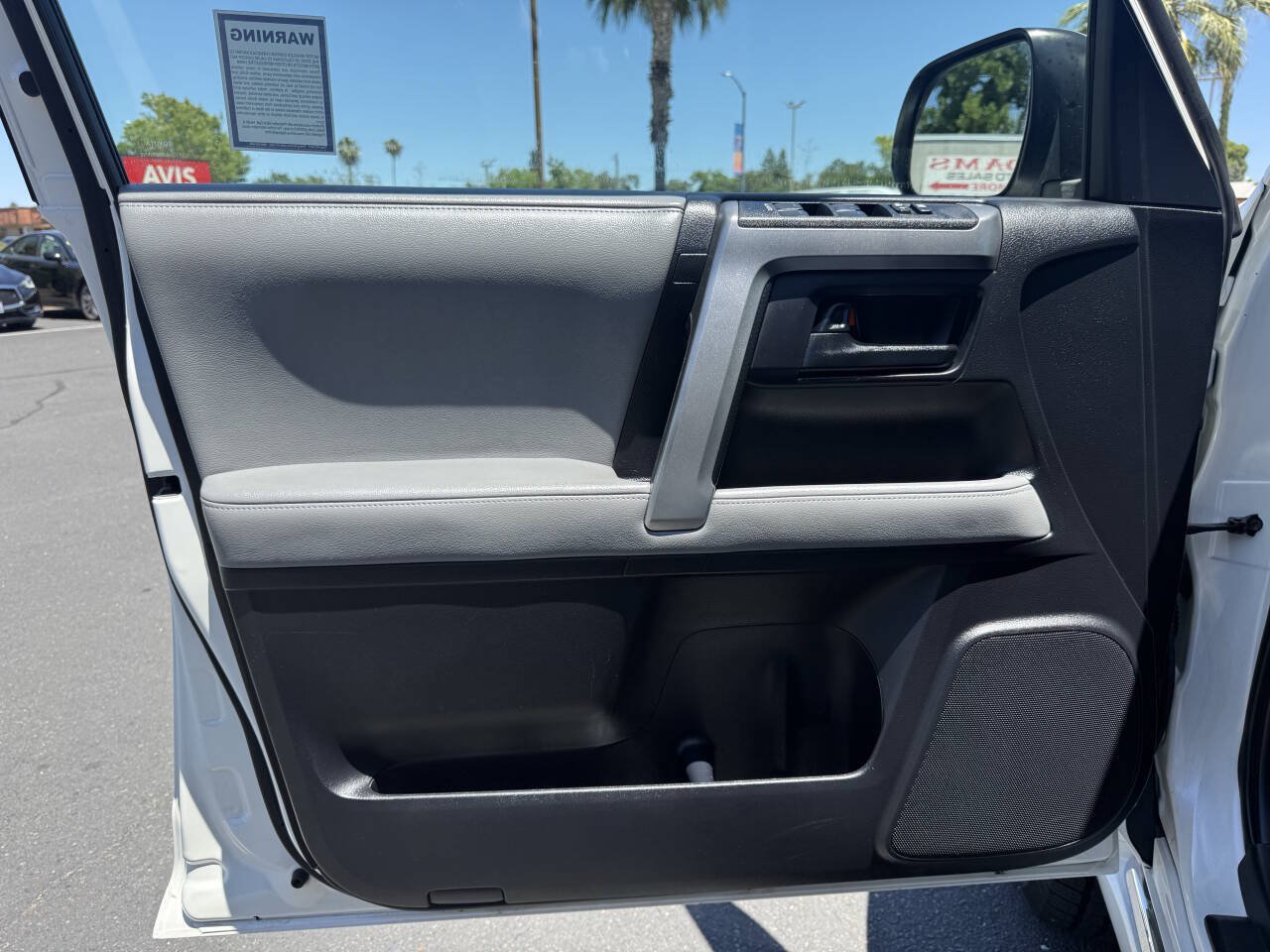 Used 2011 Toyota 4Runner SR5 w/ Convenience Pkg RWD image 9