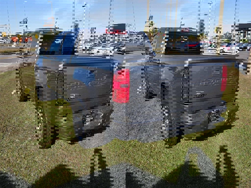 Used 2022 Chevrolet Colorado LT w/ Safety Package image 4