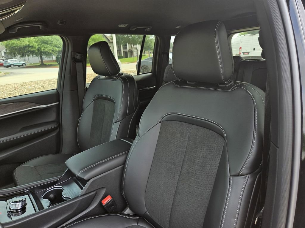 New 2026 Jeep Grand Cherokee Altitude RWD image 13