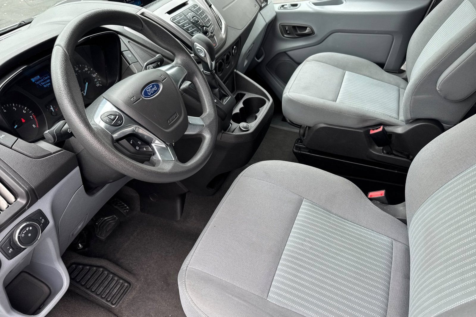Used 2019 Ford Transit 150 XLT RWD image 9