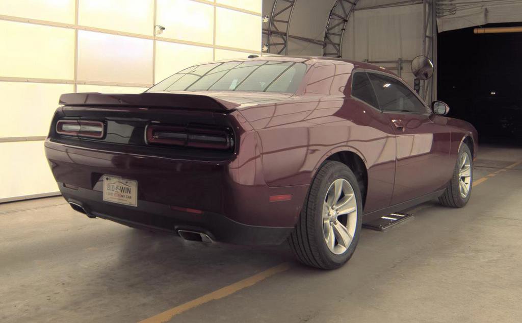 Used 2019 Dodge Challenger SXT image 3