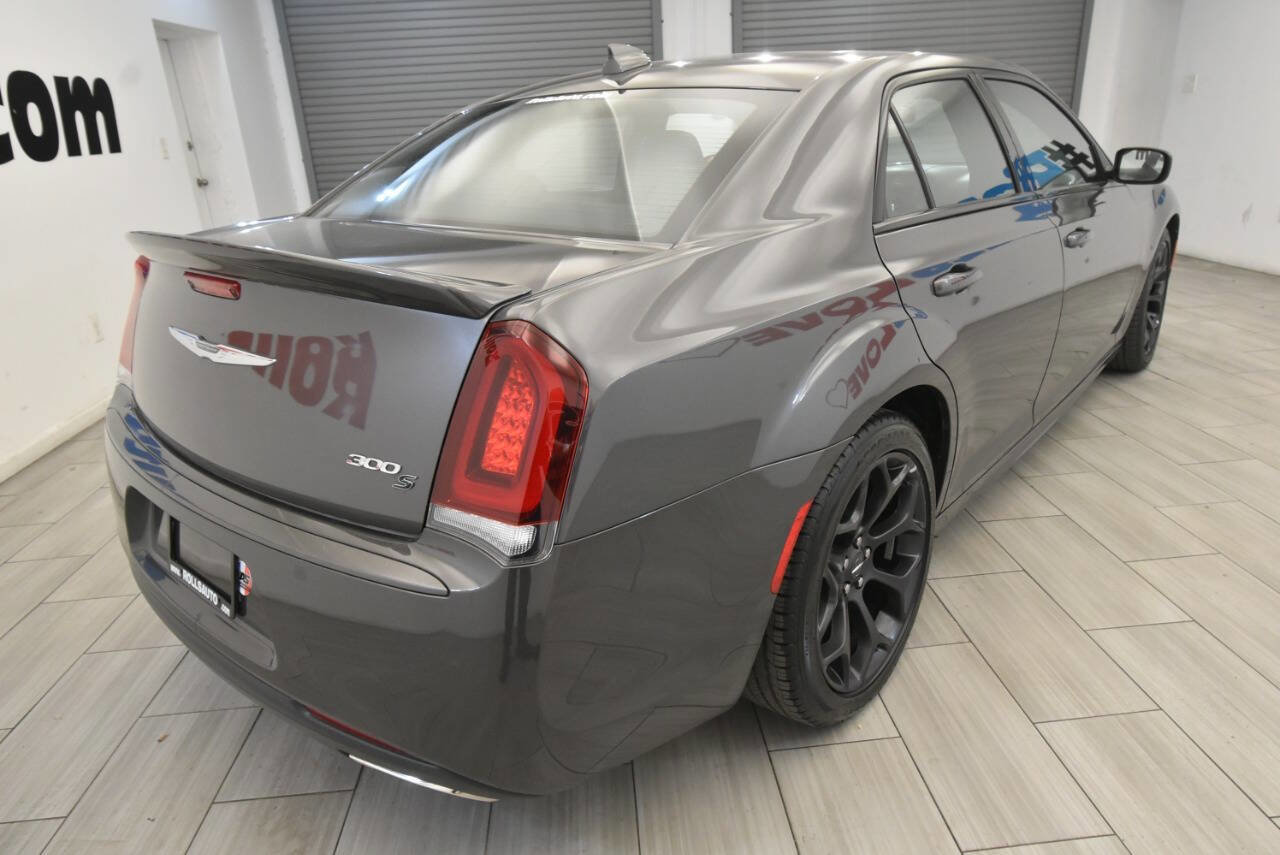 Used 2019 Chrysler 300 S w/ S Model Appearance Package image 5