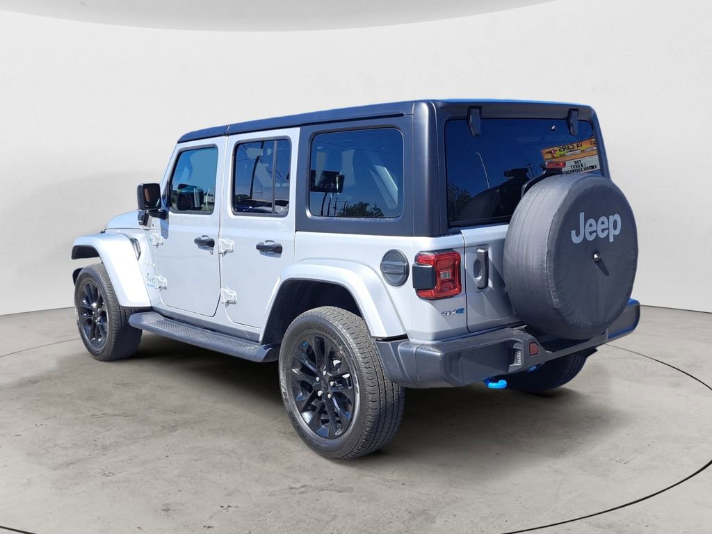 Used 2023 Jeep Wrangler Unlimited Sahara w/ Cold Weather Group AWD/4WD image 5
