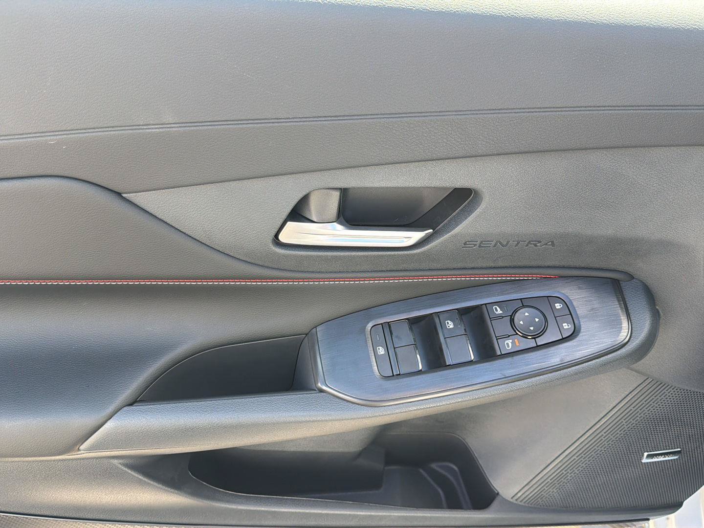 New 2027 Nissan Sentra SR FWD image 8