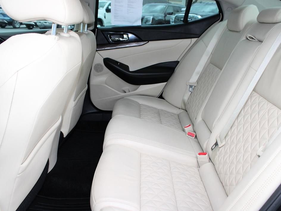 Used 2017 Nissan Maxima Platinum w/ Medallion Package image 15
