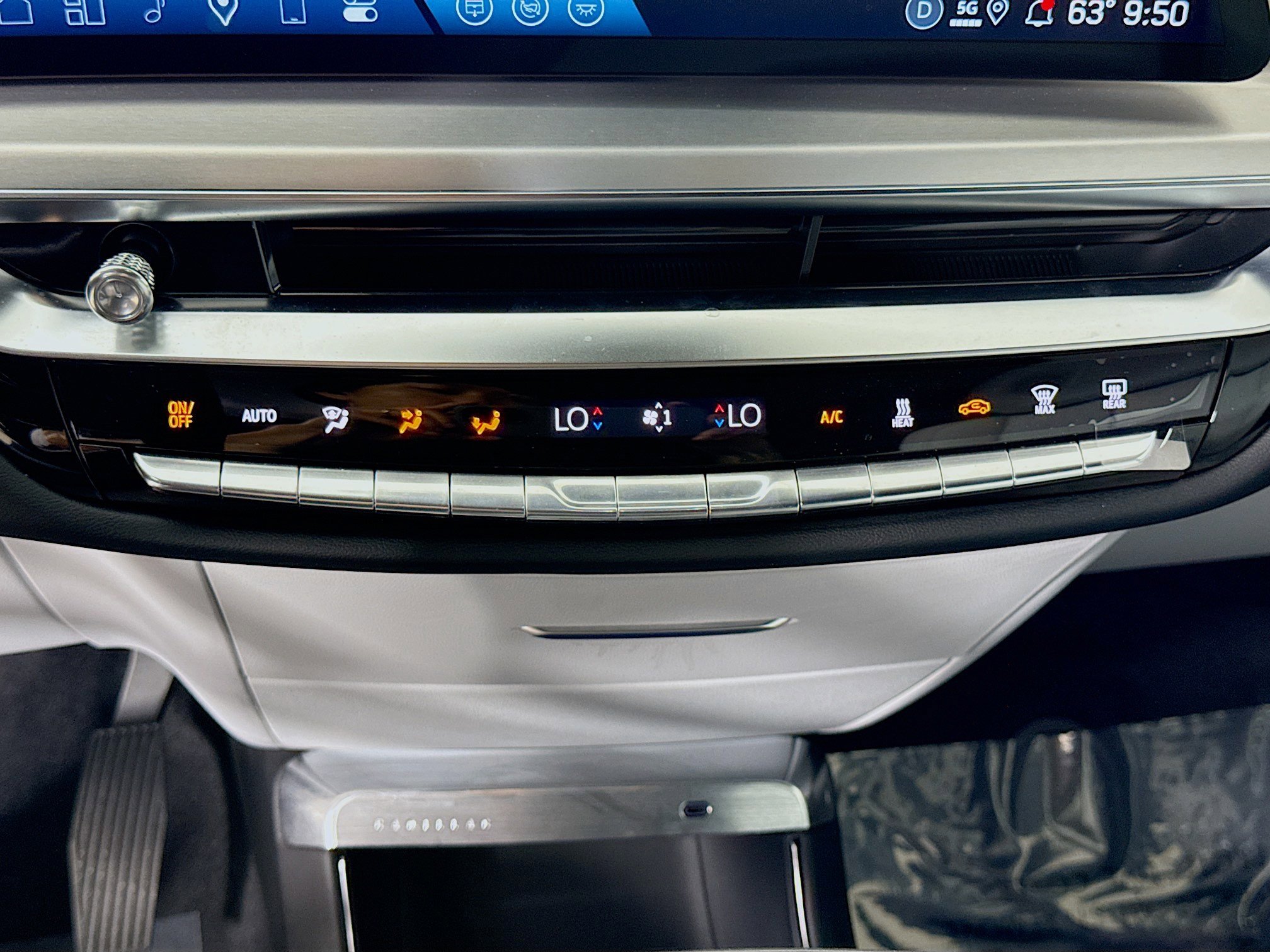 Used 2025 Cadillac Lyriq Sport image 16