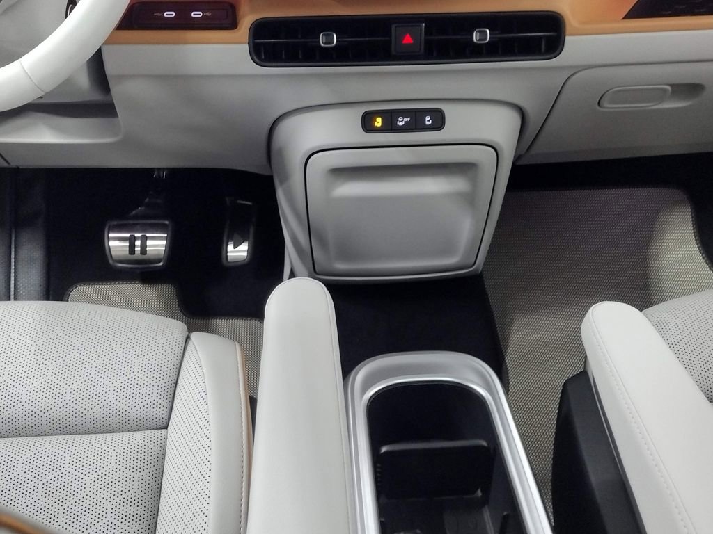 New 2025 Volkswagen ID. Buzz 1st Edition image 43