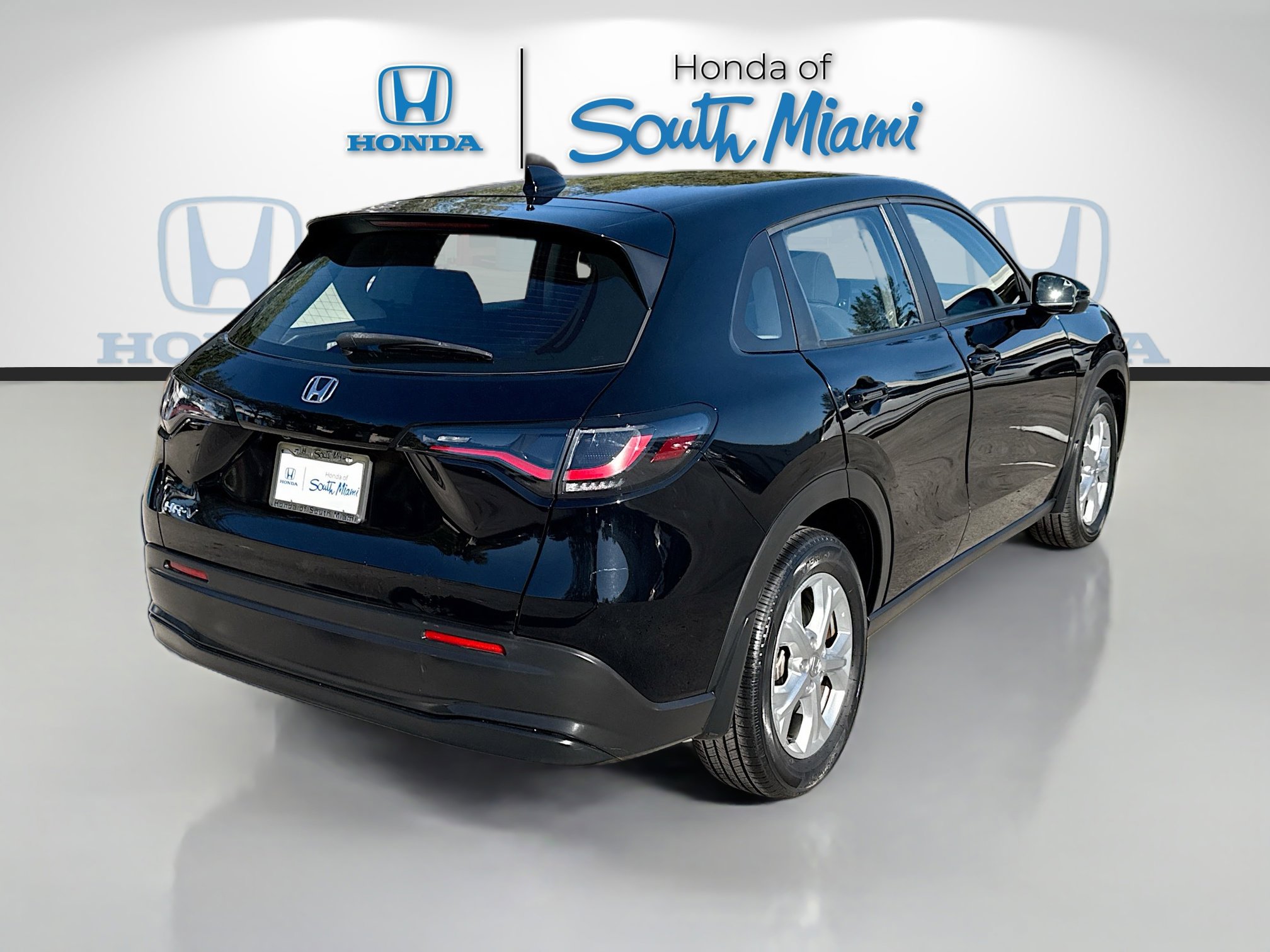 Certified 2023 Honda HR-V LX image 7