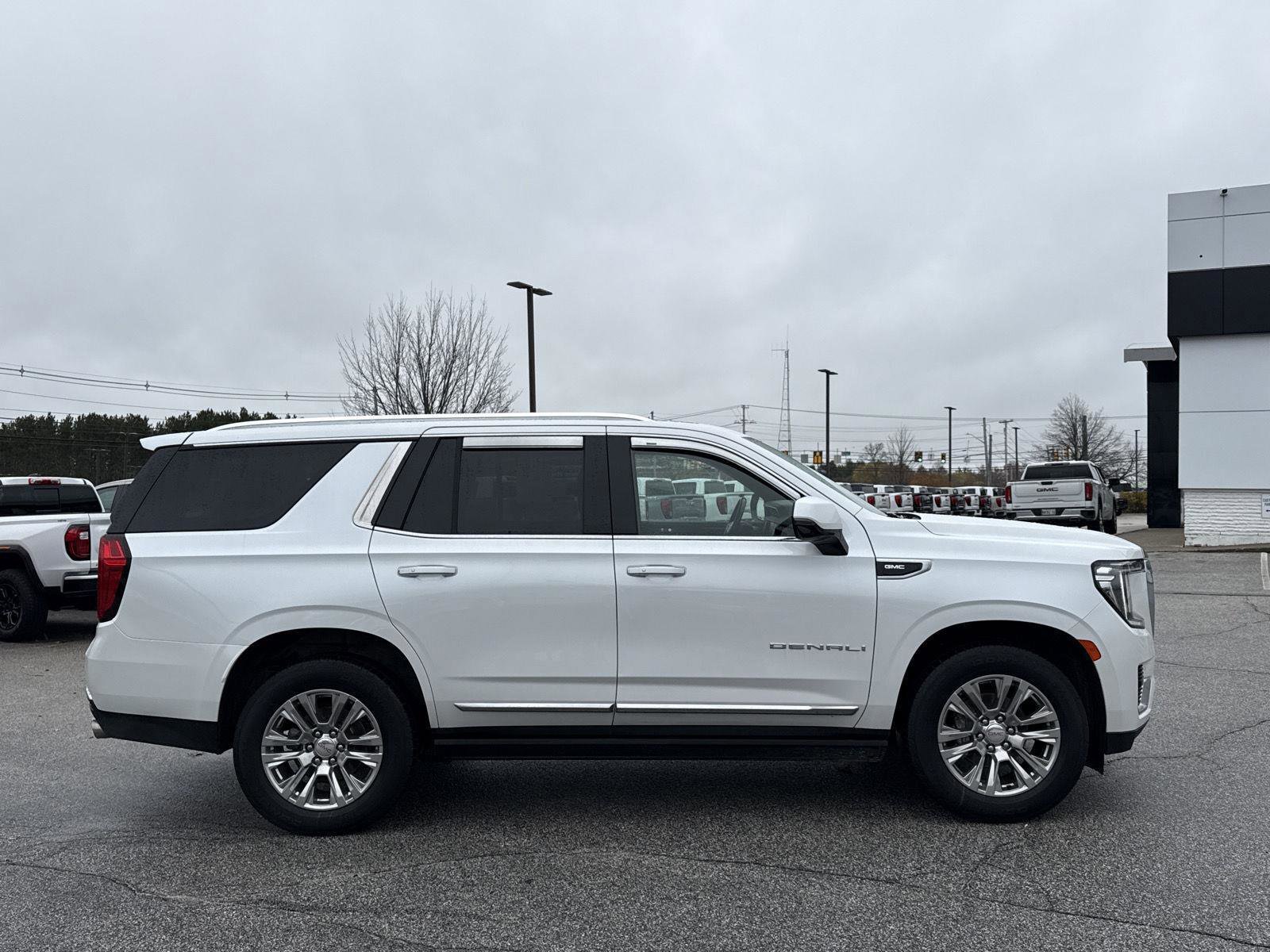 Used 2023 GMC Yukon Denali image 4
