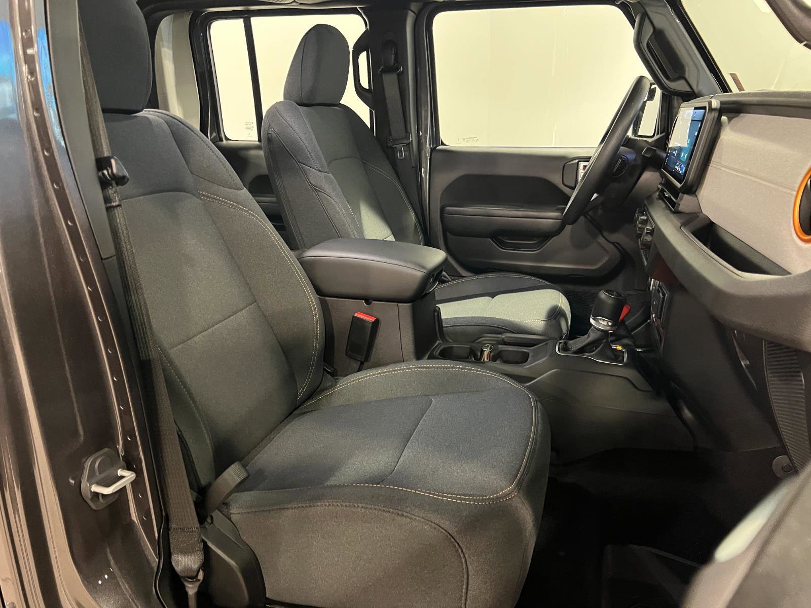 Used 2025 Jeep Gladiator Sport image 32