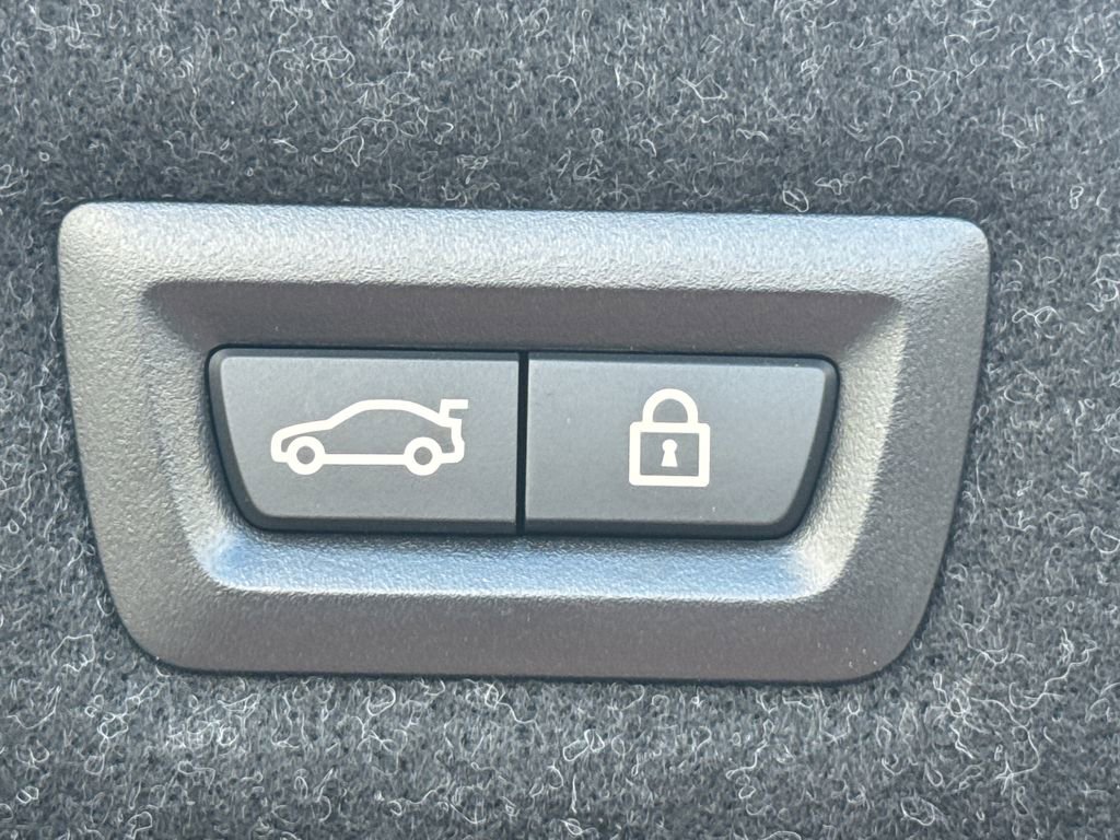 Used 2023 BMW 530i xDrive w/ Premium Package image 19