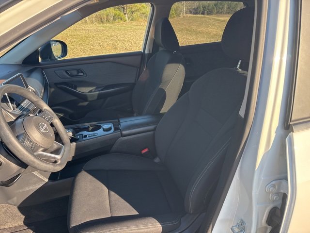 Used 2023 Nissan Rogue S image 17