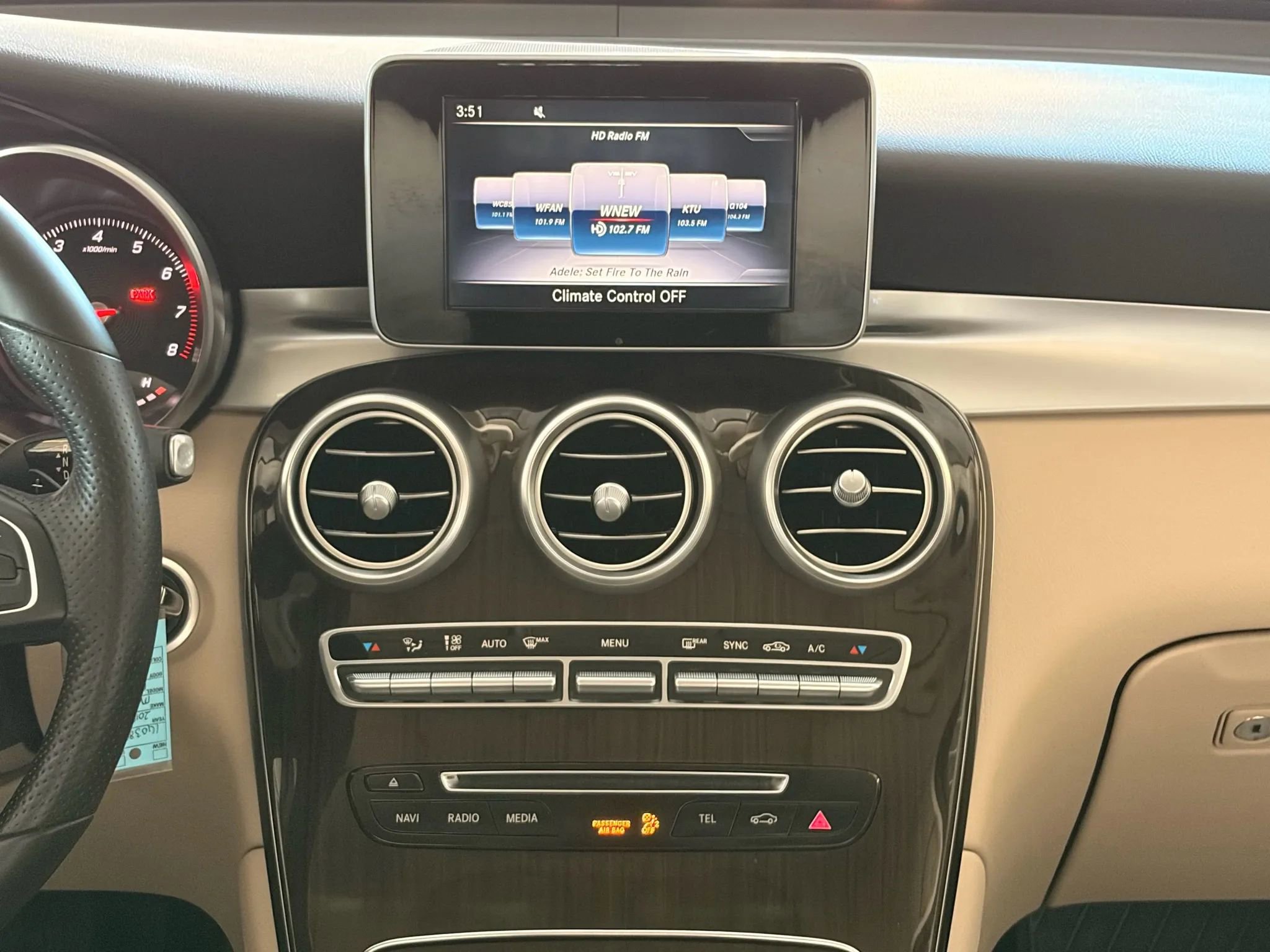 Used 2019 Mercedes-Benz GLC 300 4MATIC image 27
