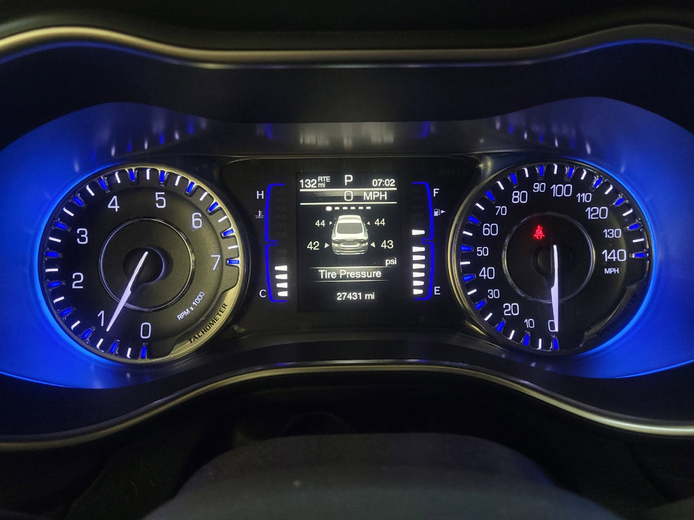 Used 2017 Chrysler 200 Limited Platinum image 23