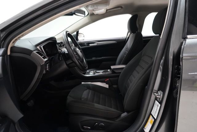 Used 2019 Ford Fusion SE image 13
