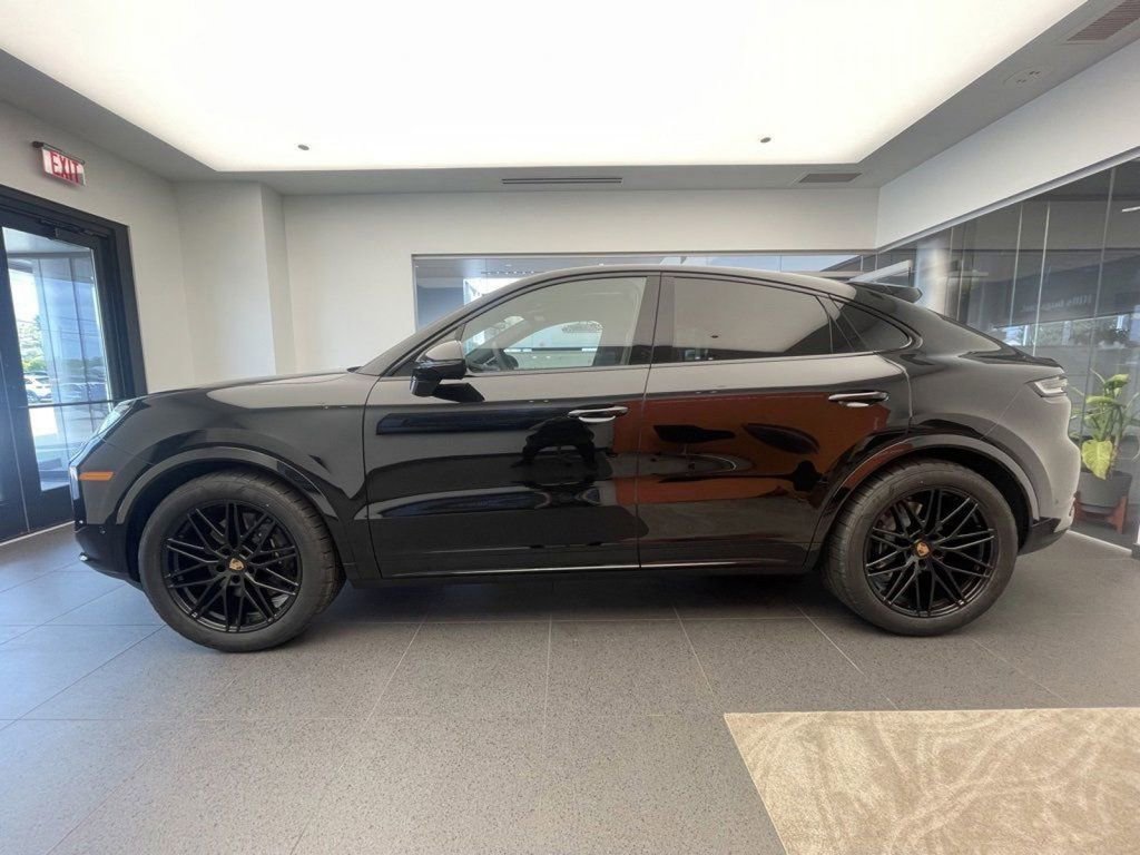 New 2025 Porsche Cayenne Coupe AWD/4WD image 2