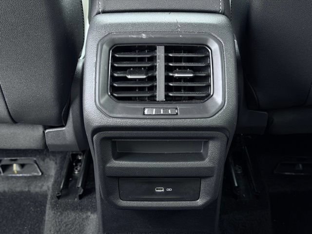 Used 2025 Volkswagen Taos SE AWD/4WD image 21
