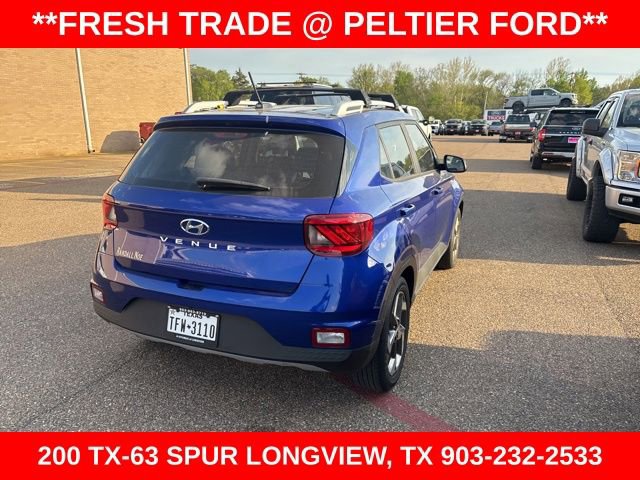 Used 2023 Hyundai Venue Limited image 20