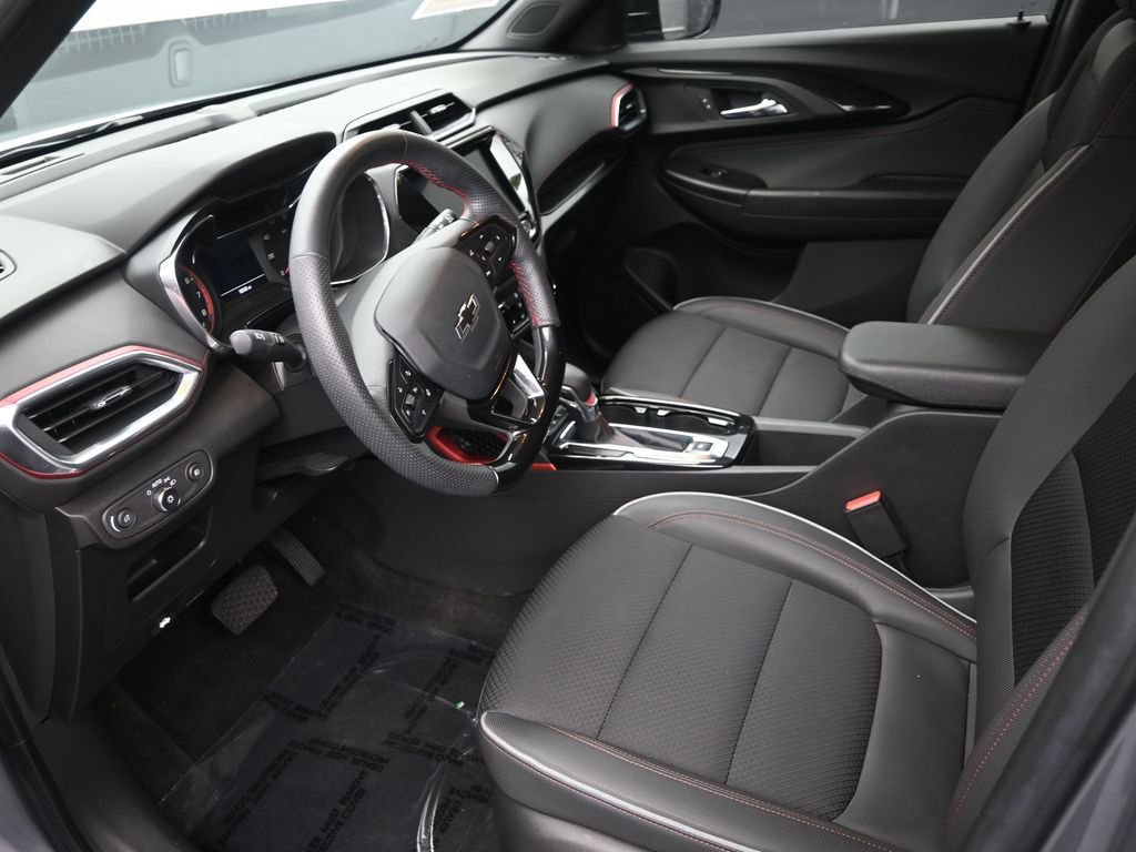 Used 2023 Chevrolet TrailBlazer RS w/ Sun and Liftgate Package image 12