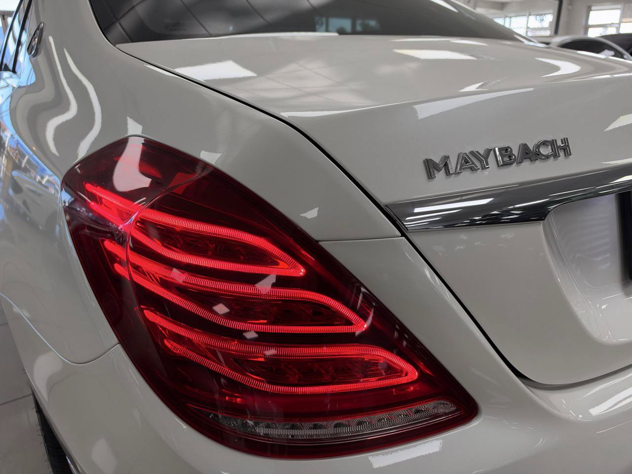 Used 2017 Mercedes-Benz S 550 Sedan image 29