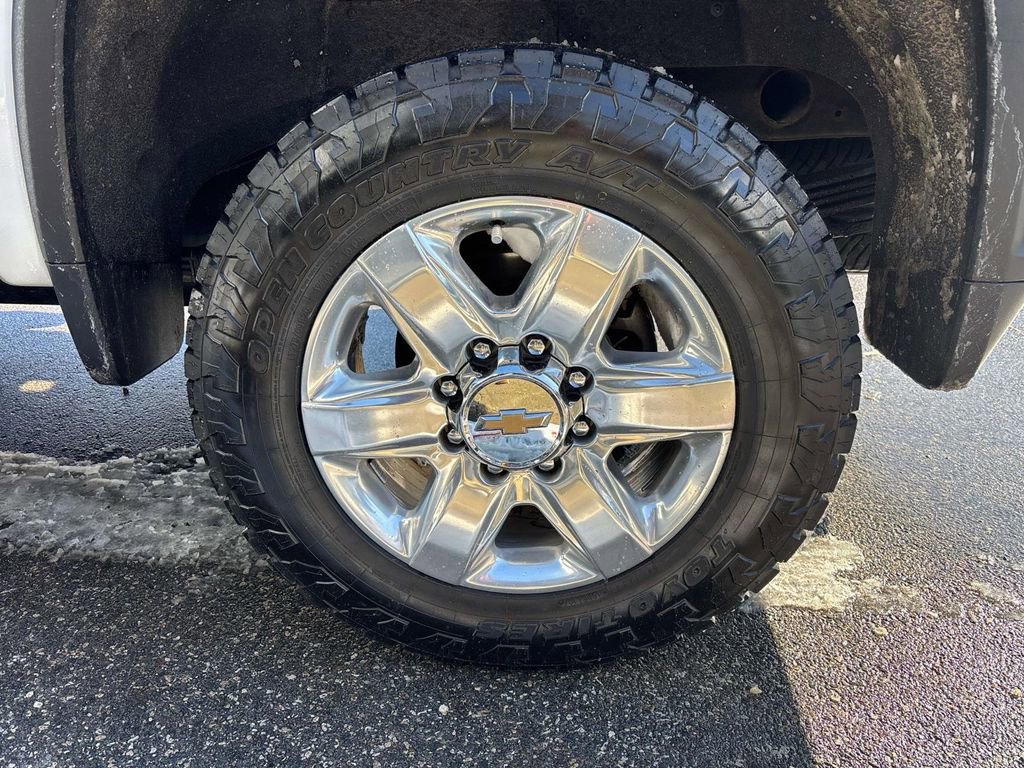 Used 2022 Chevrolet Silverado 2500 LTZ w/ LTZ Convenience Package image 28