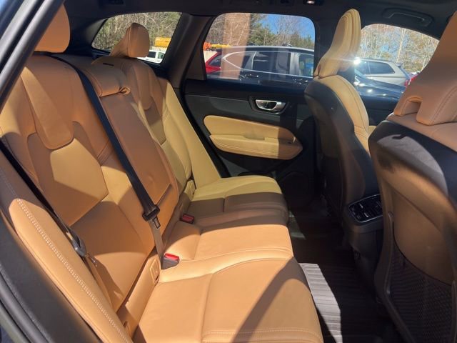 Certified 2023 Volvo XC60 B5 Ultimate w/ Protection Package AWD/4WD image 19