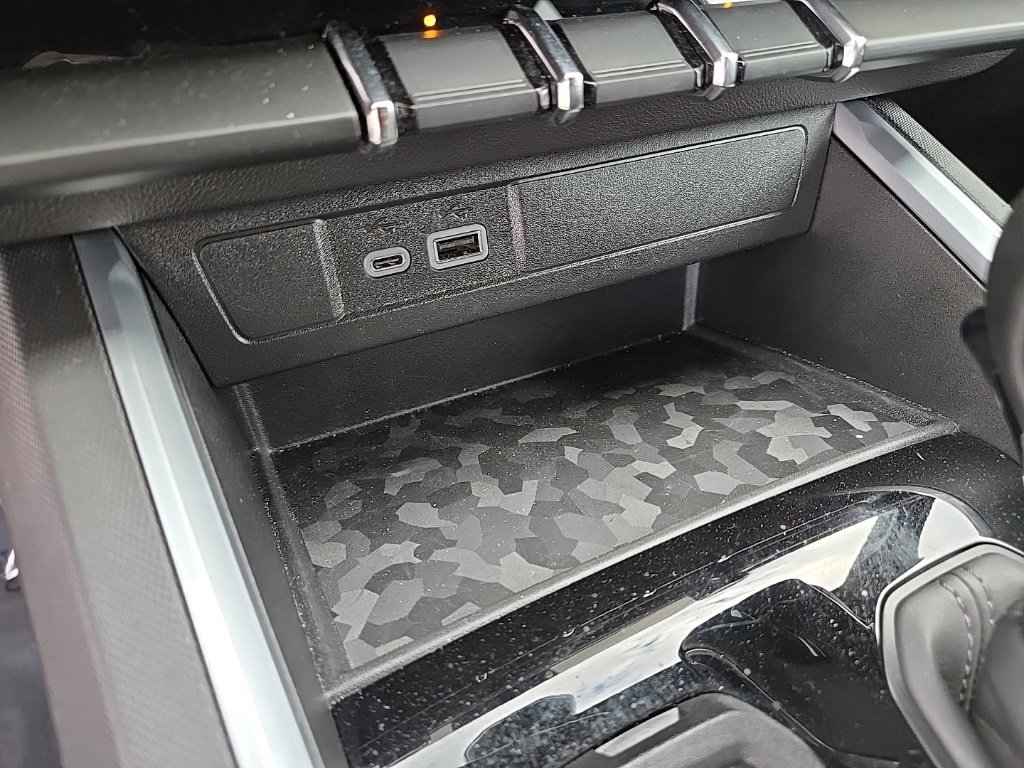 Used 2024 Chevrolet Colorado LT image 34