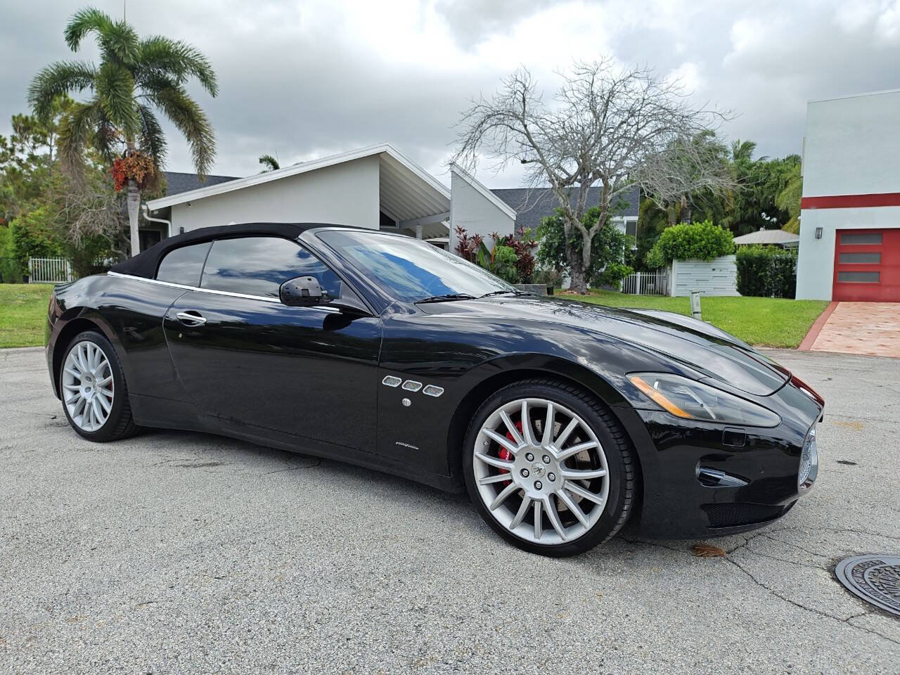 Used 2015 Maserati GranTurismo Convertible RWD image 15