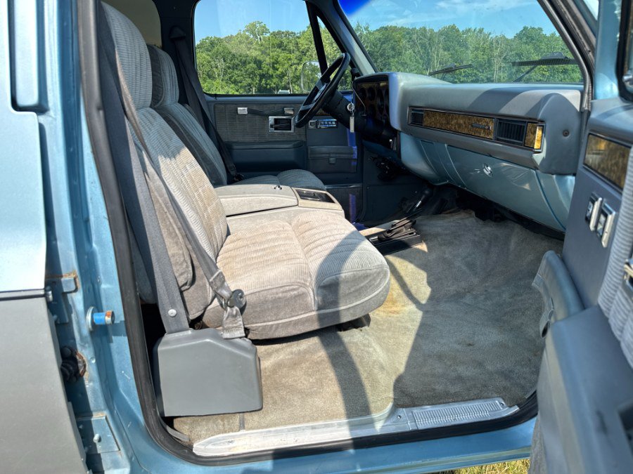 Used 1989 Chevrolet Suburban 4WD image 31