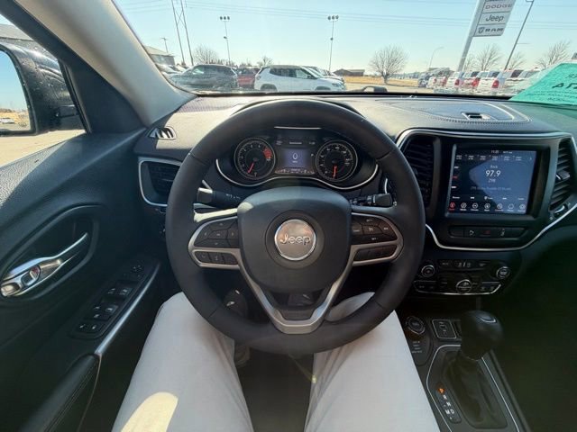 Used 2021 Jeep Cherokee Latitude Lux w/ Comfort/Convenience Group image 15