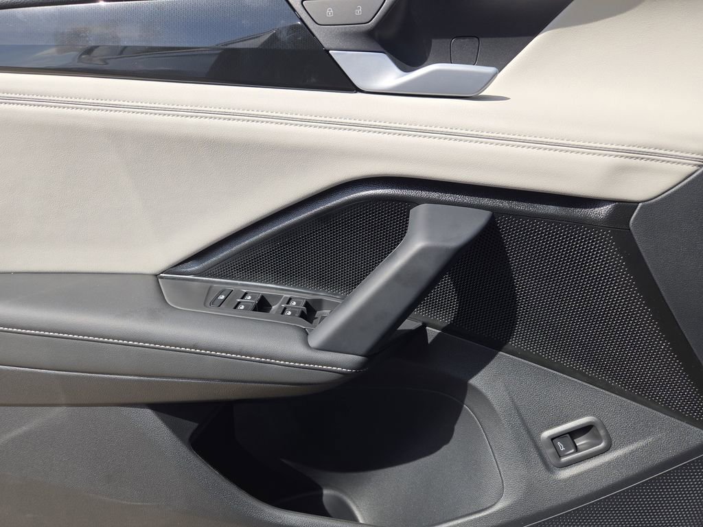 New 2026 Volkswagen Tiguan SEL R-Line image 19