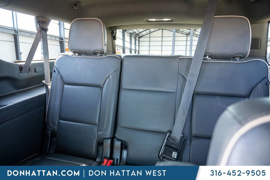 Used 2023 GMC Yukon XL SLT AWD/4WD image 25