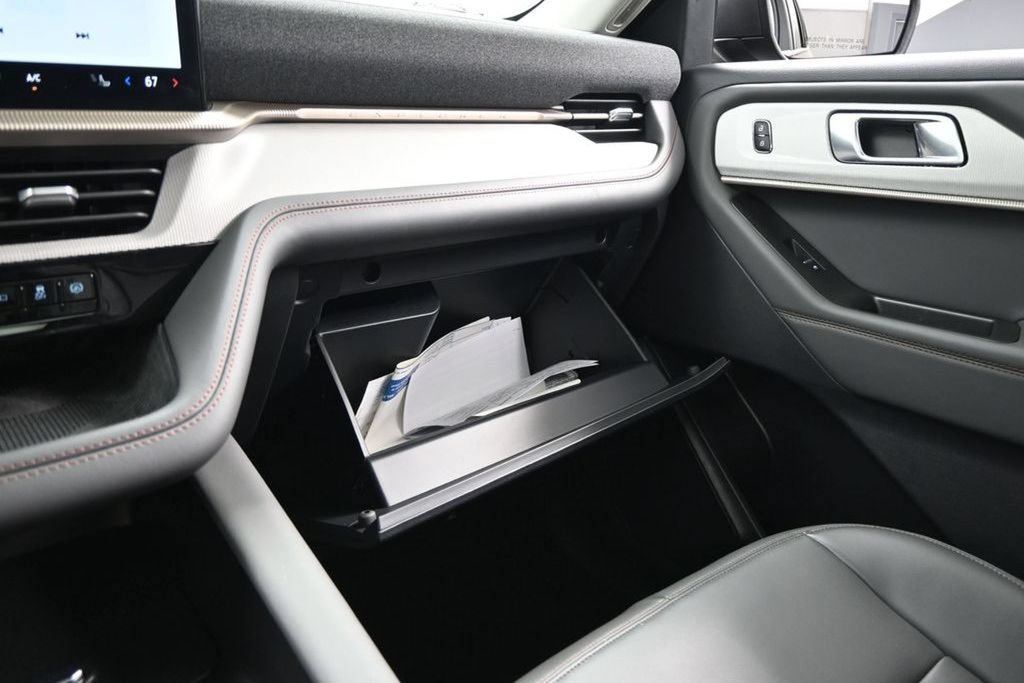 New 2025 Ford Explorer Active w/ Active Comfort Package AWD/4WD image 33