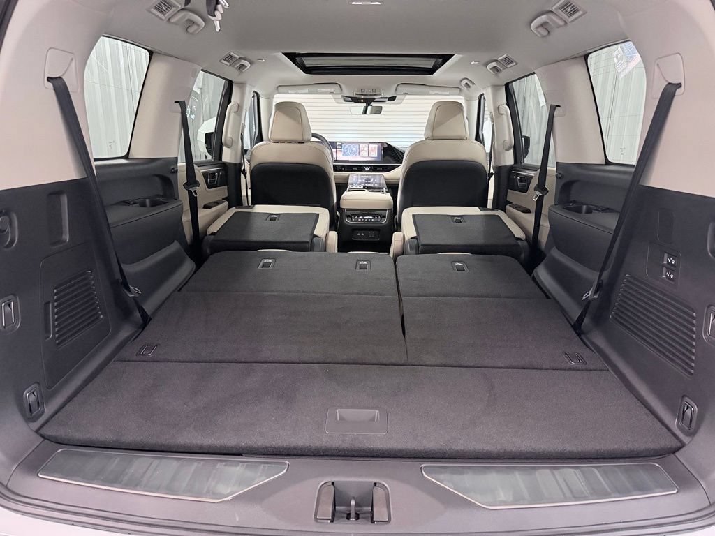Certified 2026 INFINITI QX80 Pure w/ Cargo Package RWD image 40