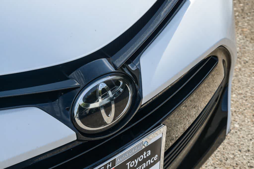 Used 2017 Toyota Corolla LE FWD image 5