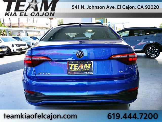 Used 2024 Volkswagen Jetta SE FWD image 8