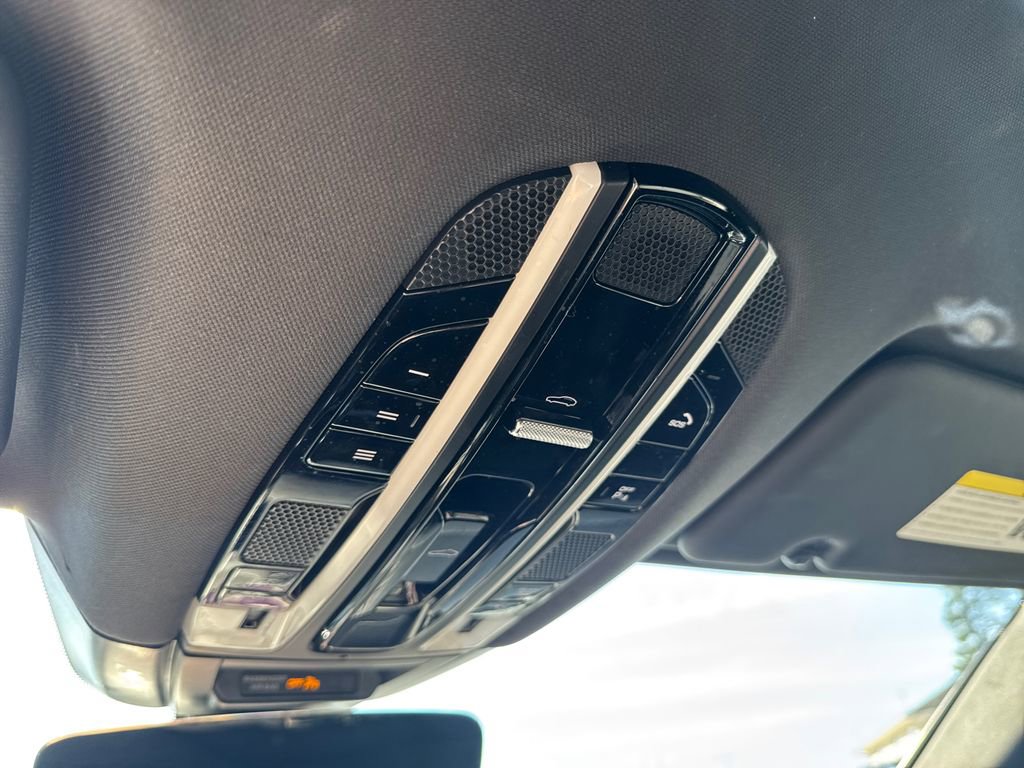 Used 2019 Porsche Cayenne image 31