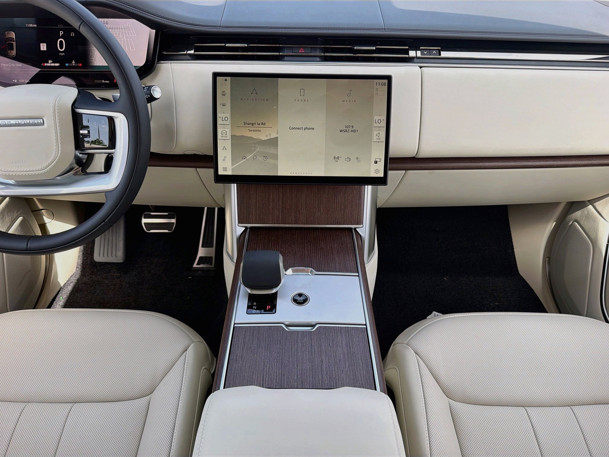 New 2026 Land Rover Range Rover Long Wheelbase SE AWD/4WD image 20