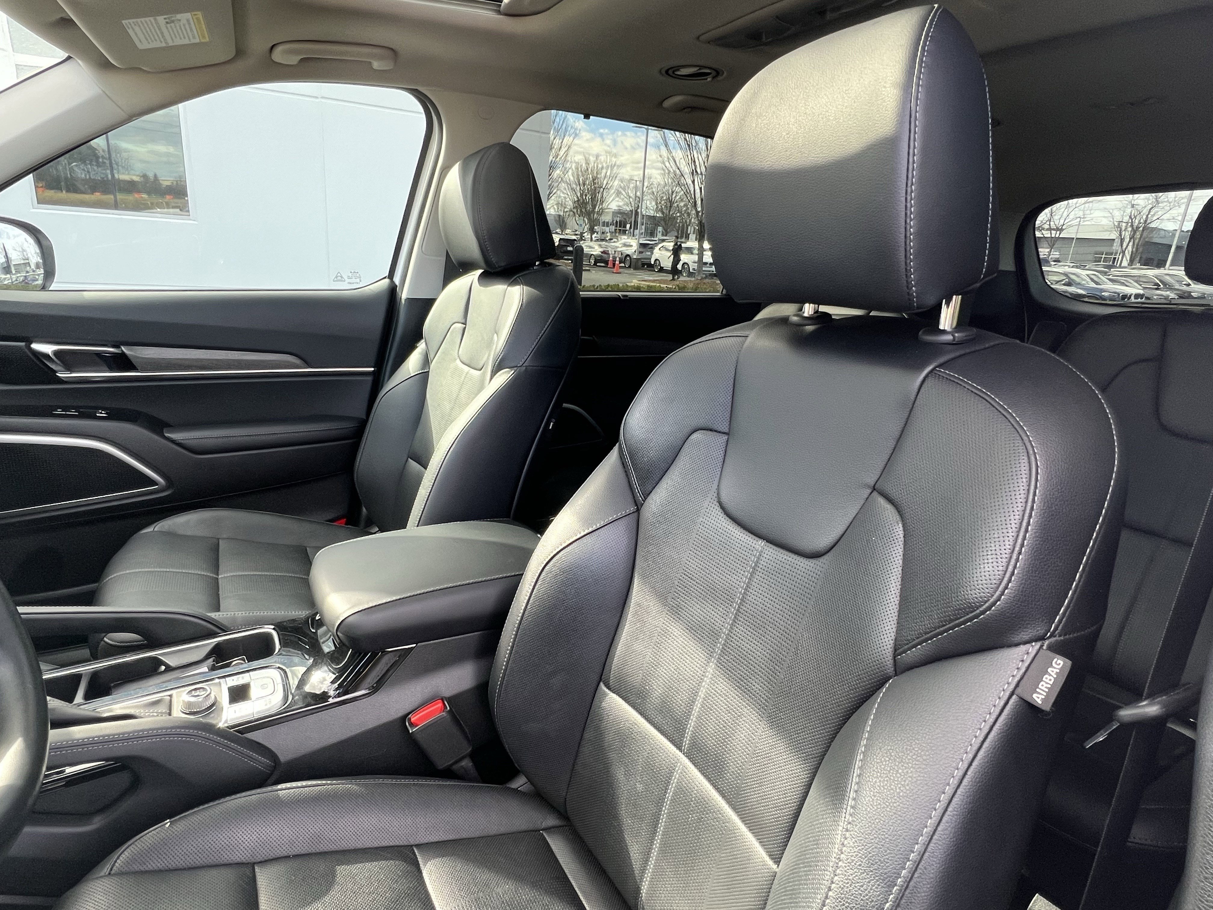 Used 2022 Kia Telluride EX w/ EX Premium Package image 16