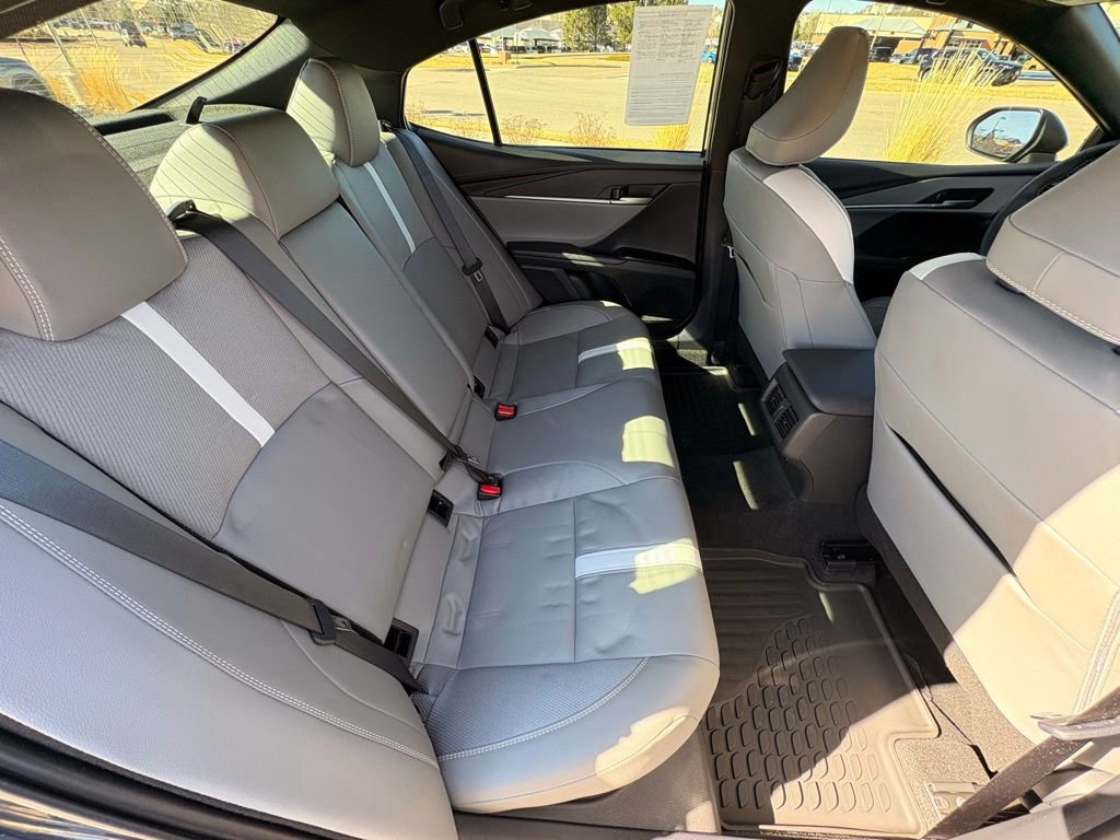 Used 2025 Toyota Camry SE w/ Convenience Package image 31