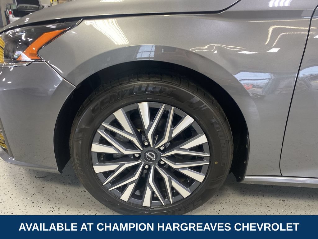 Used 2024 Nissan Altima 2.5 SV FWD image 41