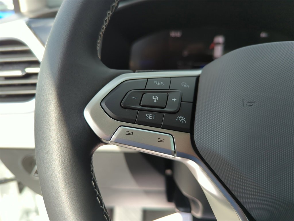 New 2025 Volkswagen Taos SE image 37