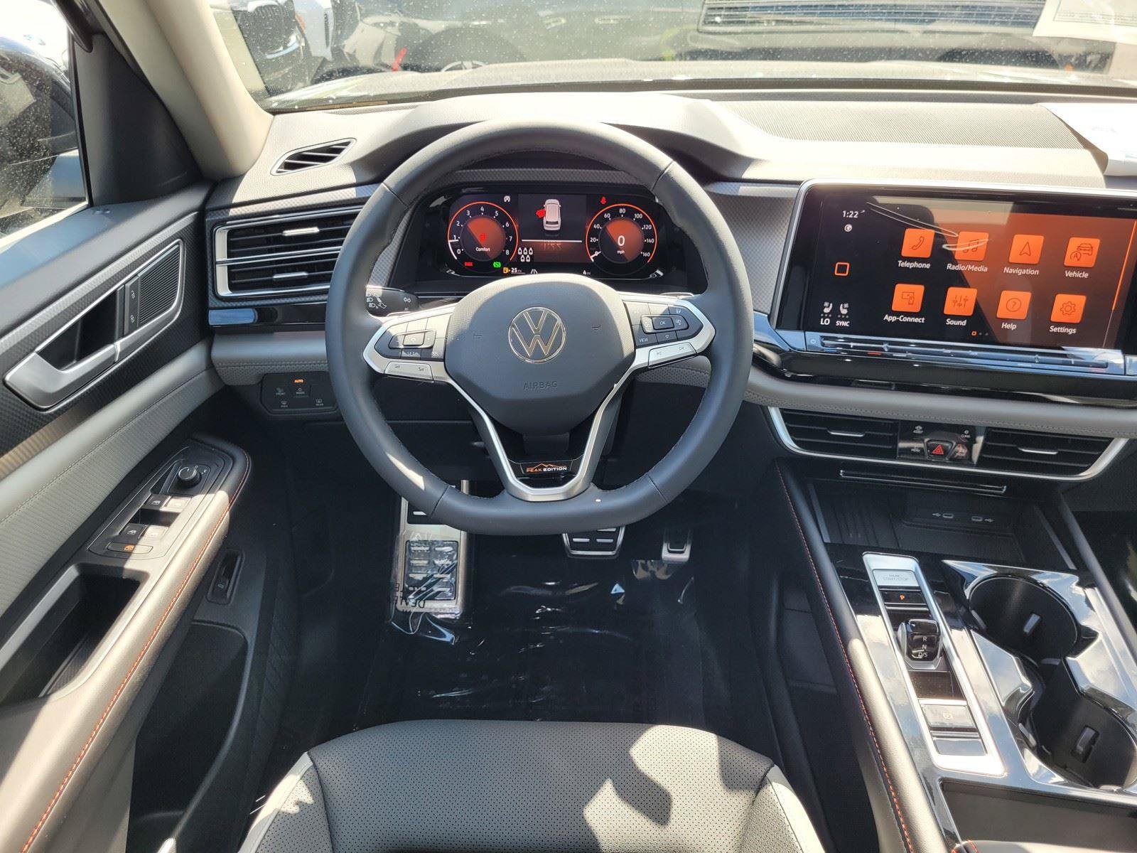 New 2026 Volkswagen Atlas Peak Edition AWD/4WD image 14
