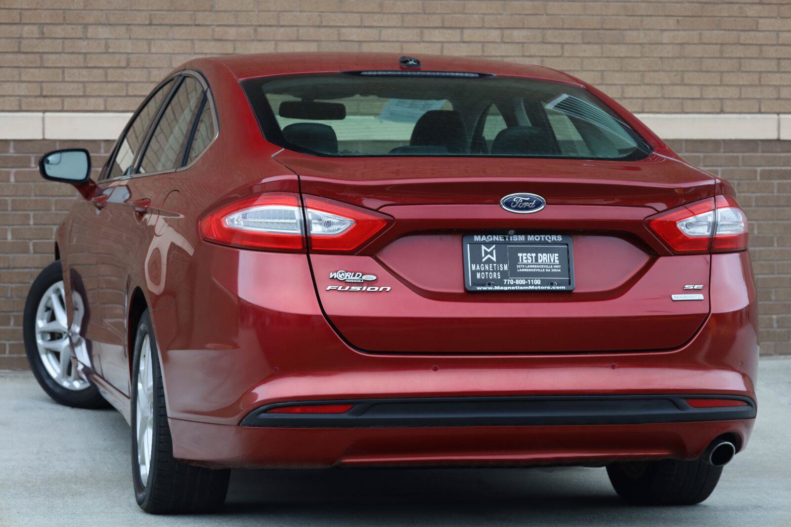 Used 2014 Ford Fusion SE w/ Equipment Group 202A FWD image 9