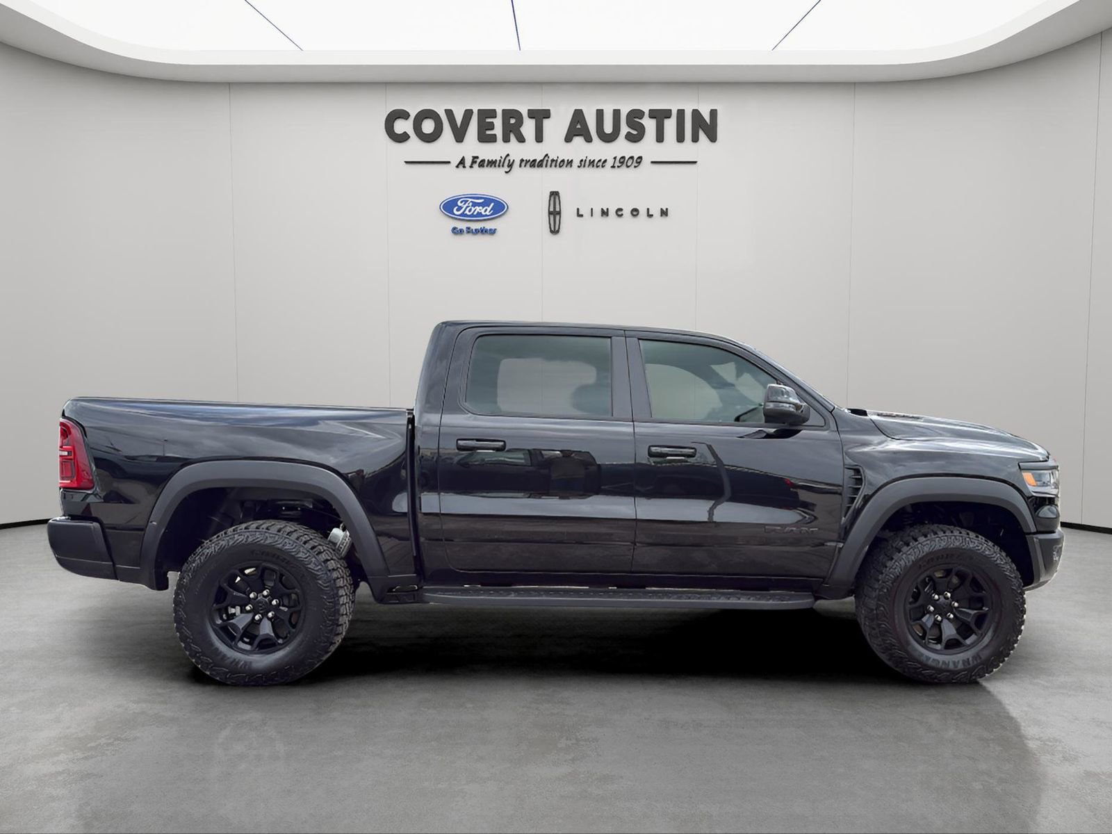 Used 2026 RAM 1500 RHO w/ Bed Utility Group image 6