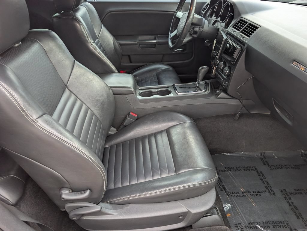 Used 2009 Dodge Challenger R/T RWD image 12