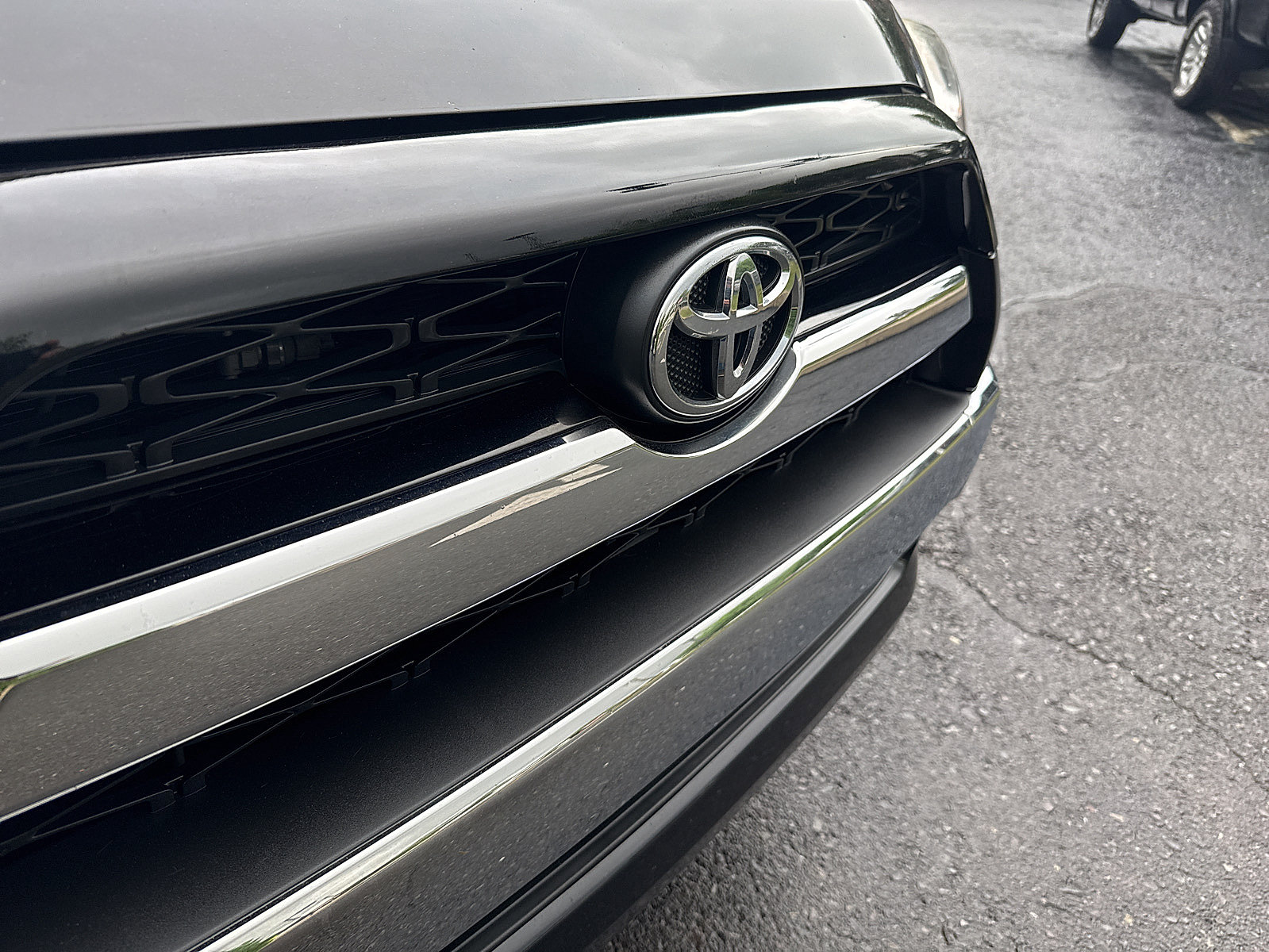 Used 2018 Toyota 4Runner Limited AWD/4WD image 18