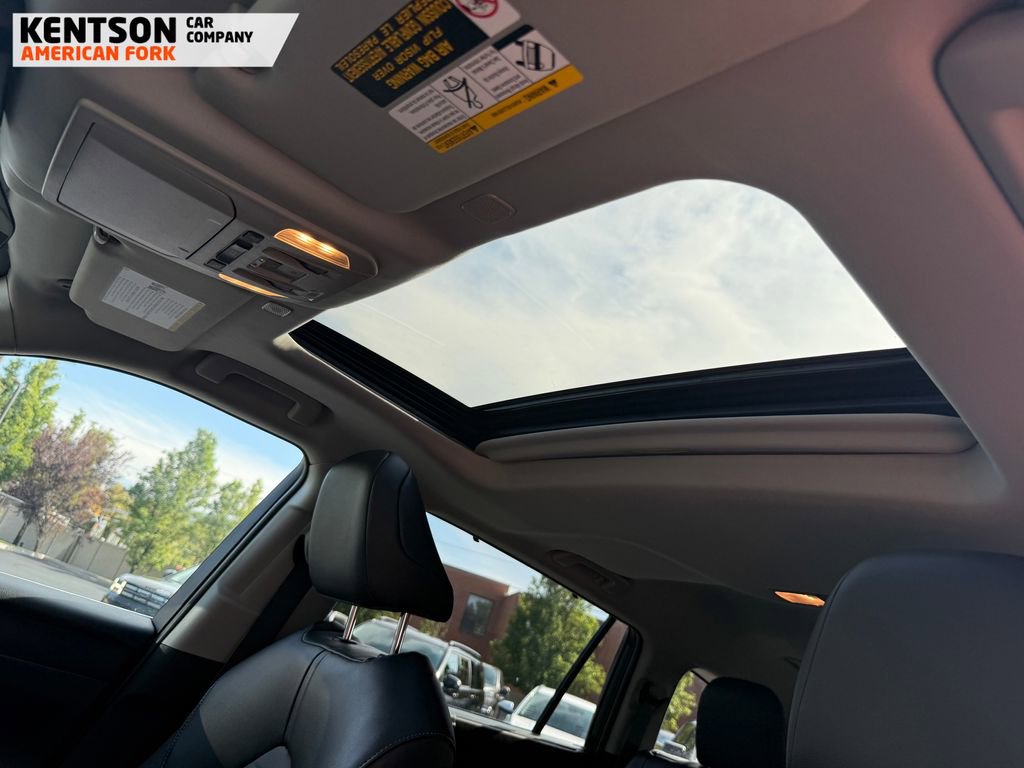 Used 2025 Toyota Highlander XLE image 34